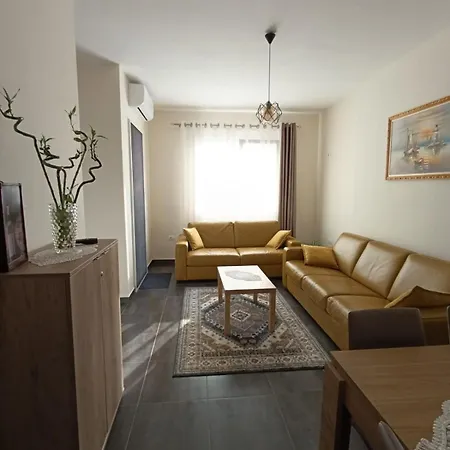 Cozy Lalez Apartment Shetaj