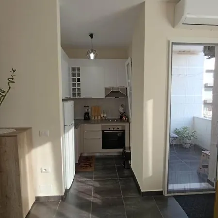 Cozy Lalez Shetaj