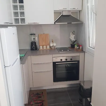 Cozy Lalez Apartament *